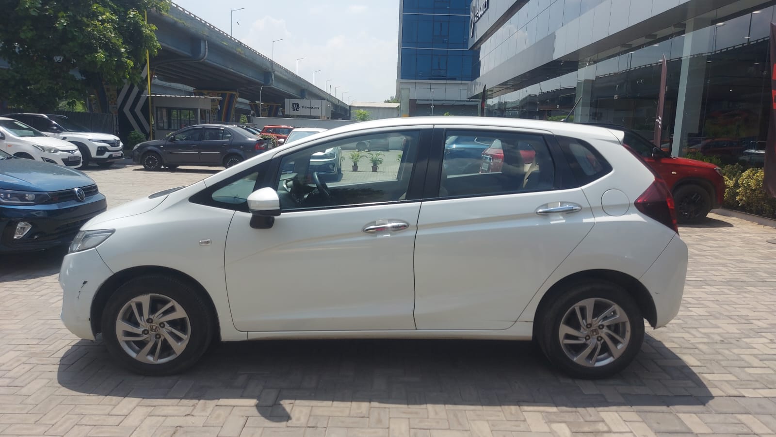 Honda Jazz(2015-2018) V At Petrol